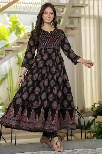 Women cotton printed round nack 3/4 sleeves calf length flared kurta pant and dupatta set