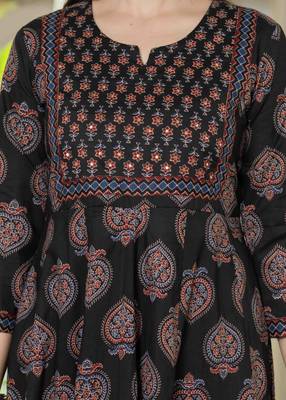 Women cotton printed round nack 3/4 sleeves calf length flared kurta pant and dupatta set 4
