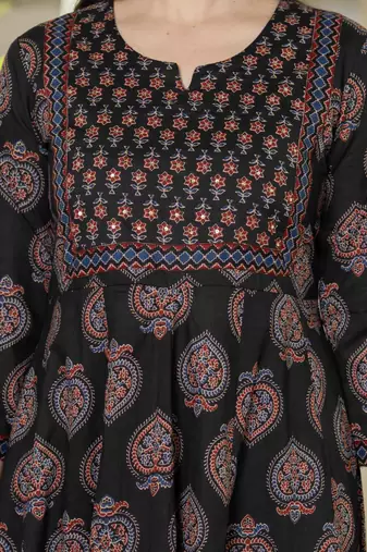 Women cotton printed round nack 3/4 sleeves calf length flared kurta pant and dupatta set