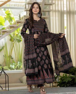 Women cotton printed round nack 3/4 sleeves calf length flared kurta pant and dupatta set 1