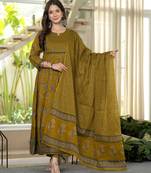 Women cotton printed round nack 3/4 sleeves calf length flared kurta pant and dupatta set