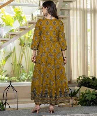 Women cotton printed round nack 3/4 sleeves calf length flared kurta pant and dupatta set 2