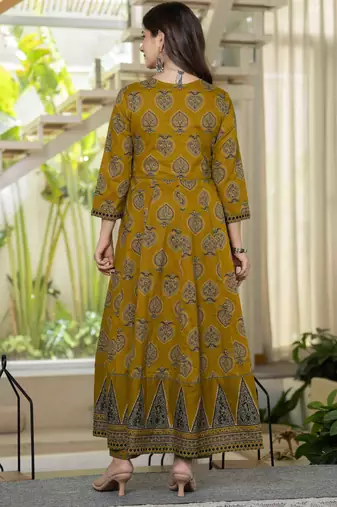 Women cotton printed round nack 3/4 sleeves calf length flared kurta pant and dupatta set