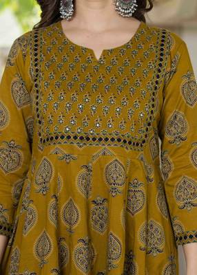 Women cotton printed round nack 3/4 sleeves calf length flared kurta pant and dupatta set 5