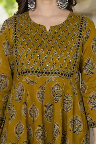 Women cotton printed round nack 3/4 sleeves calf length flared kurta pant and dupatta set