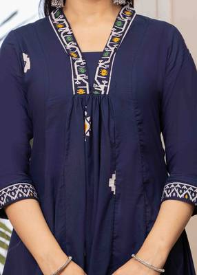 Women cotton printed v-nack 3/4 sleeves calf length flared kurta pant and dupatta set 5
