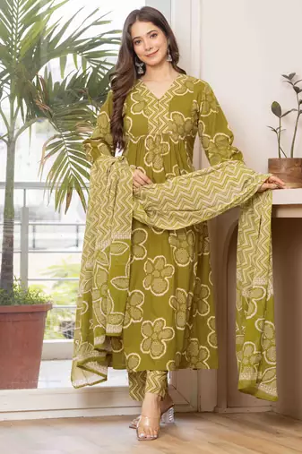 Women cotton printed v-nack 3/4 sleeves calf length flared kurta pant and dupatta set