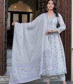 Women cotton printed v-nack 3/4 sleeves calf length flared kurta pant and dupatta set