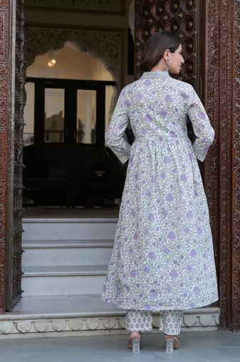 Women cotton printed v-nack 3/4 sleeves calf length flared kurta pant and dupatta set