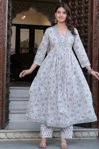 Women cotton printed v-nack 3/4 sleeves calf length flared kurta pant and dupatta set