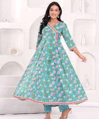 Women cotton printed v-nack 3/4 sleeves calf length angrakha kurta pant and dupatta set 3
