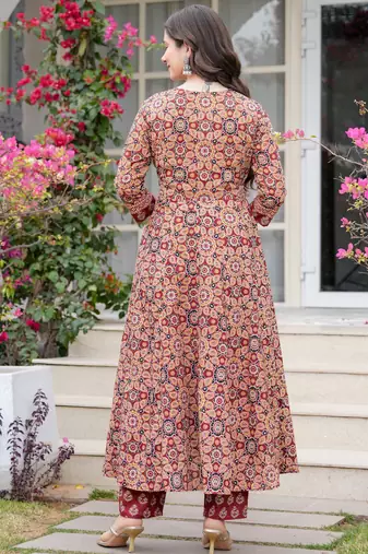 Women cotton printed v-nack 3/4 sleeves calf length flared kurta pant and dupatta set
