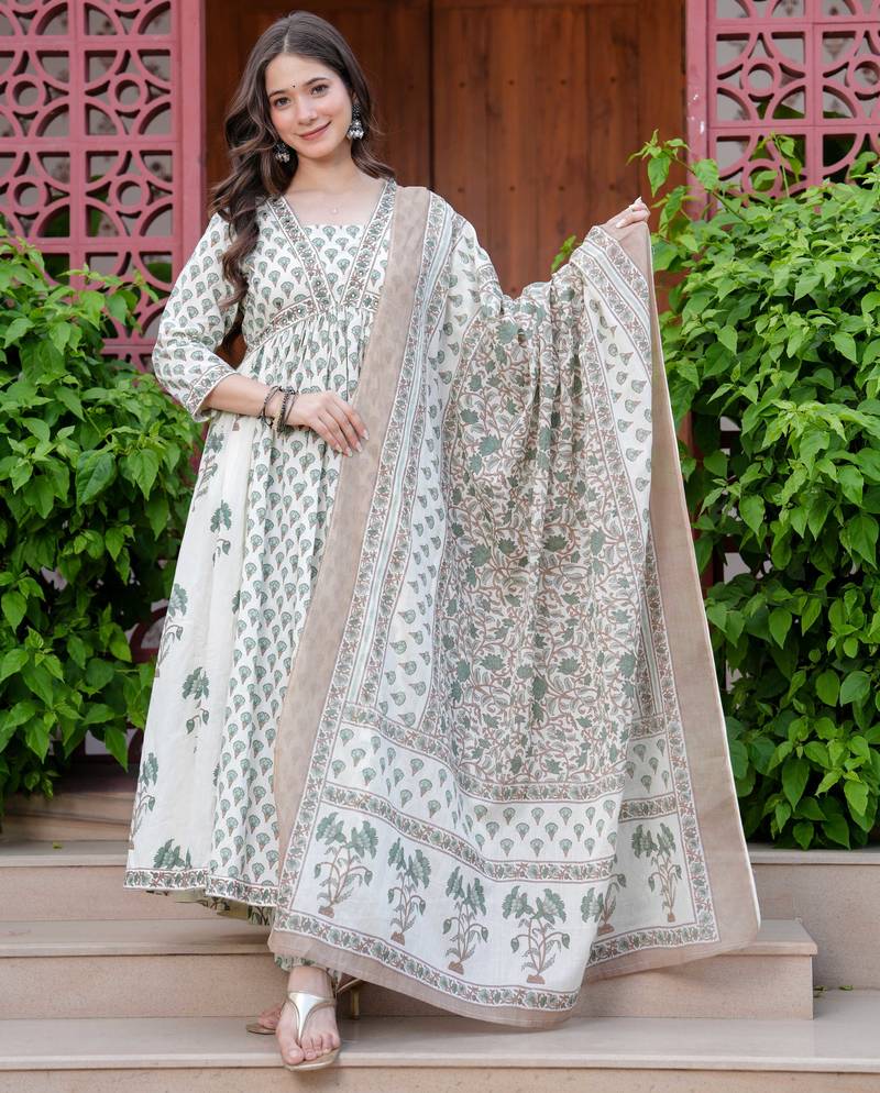 Women cotton printed v-nack 3/4 sleeves calf length flared kurta pant and dupatta set