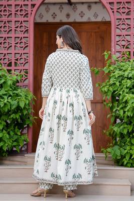Women cotton printed v-nack 3/4 sleeves calf length flared kurta pant and dupatta set 2