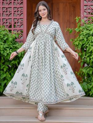 Women cotton printed v-nack 3/4 sleeves calf length flared kurta pant and dupatta set 3