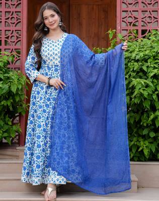 Women cotton printed round nack calf length flared kurta pant and dupatta set 1