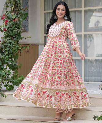 Women cotton printed round nack calf length flared kurta pant and dupatta set 3