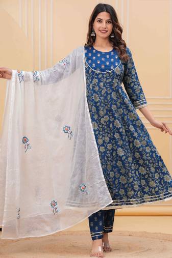 Women cotton printed round nack calf length flared kurta pant and dupatta set