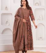Women cotton printed round nack calf length flared kurta pant and dupatta set