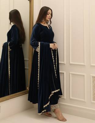 Navy Blue Velvet Kurta set 3