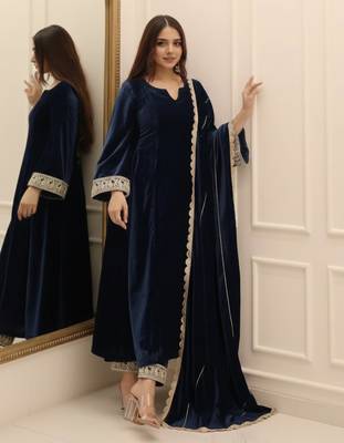 Navy Blue Velvet Kurta set 4