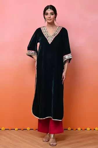 Green velvet aaina kurta set