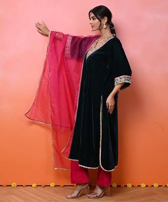 Green velvet aaina kurta set 4