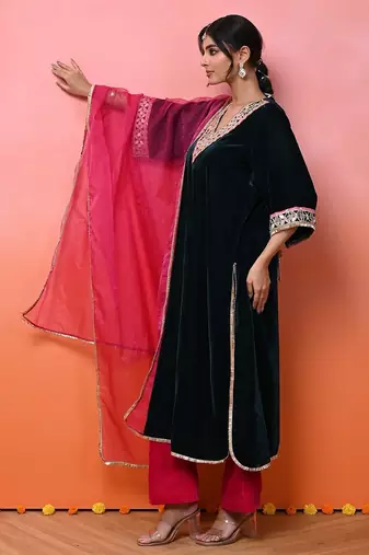 Green velvet aaina kurta set