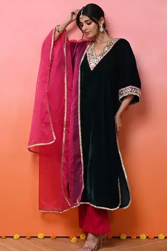 Green velvet aaina kurta set