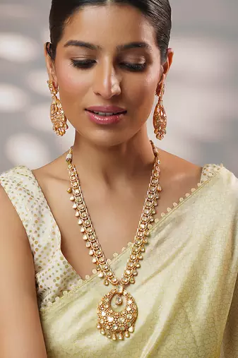 Gold plated kundan necklace set