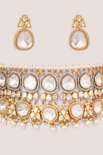 Gold plated kundan choker necklace set