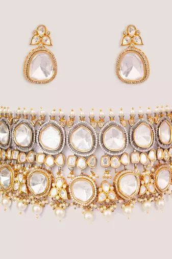 Gold plated kundan choker necklace set