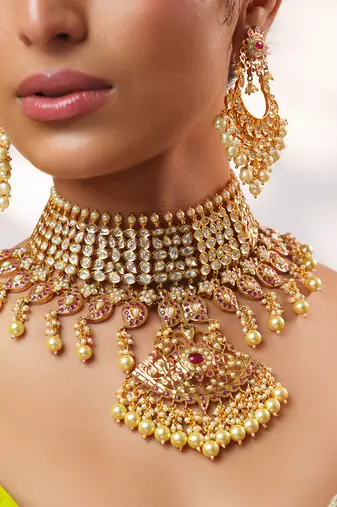 Gold plated kundan necklace set