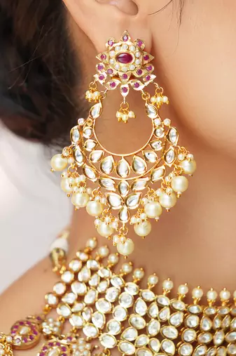 Gold plated kundan necklace set
