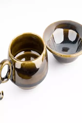 Curio noir tea set