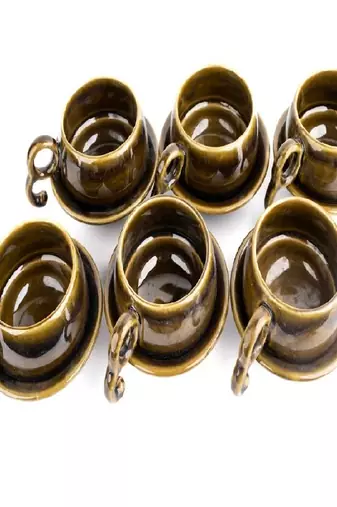 Curio noir tea set