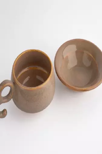 Curio noir tea set
