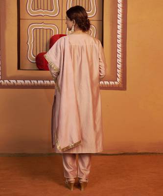 Pink embroidered silk kurta set 2
