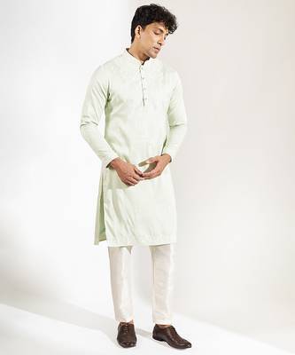 Green embroidered crepe kurta pajama 4
