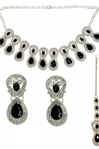 Rhodium plated black teardrop cubic zircon necklace maang tikka set