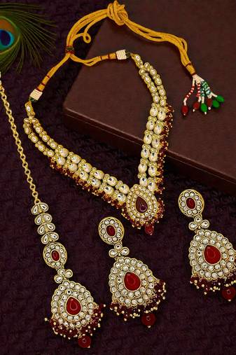 Gold plated kundan maroon double line long  necklace maang tikka set