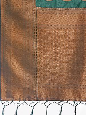 green woven work banarasi art silk blend saree 4