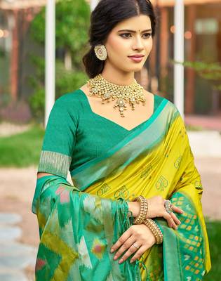 green woven work pochampally art silk blend saree 3