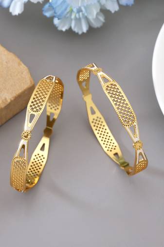 Gold color 1 pair of fashion bangle size: 2.4 (plkb153gld-2.4)