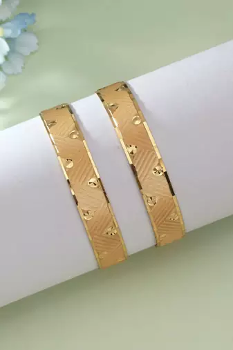 Gold color 1 pair of fashion bangle size: 2.4 (plkb157gld-2.4)