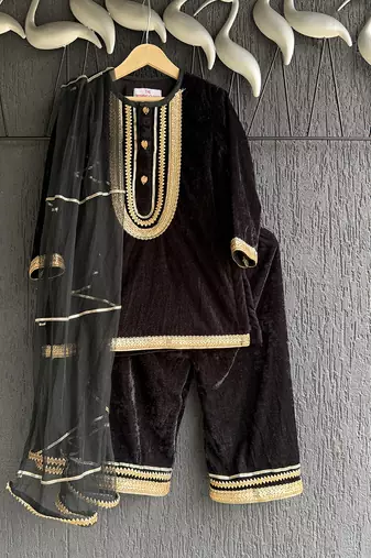 Black embroidered velvet kurta set