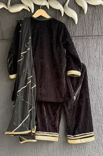 Black embroidered velvet kurta set