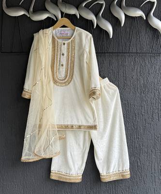 White embroidered velvet kurta set 1