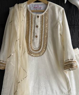 White embroidered velvet kurta set 2