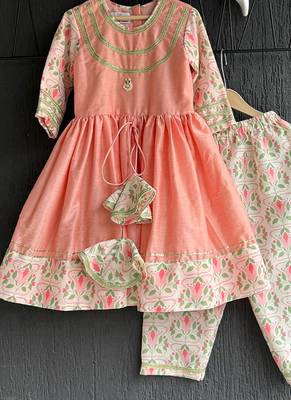 Peach embroidered cotton kurta set 1